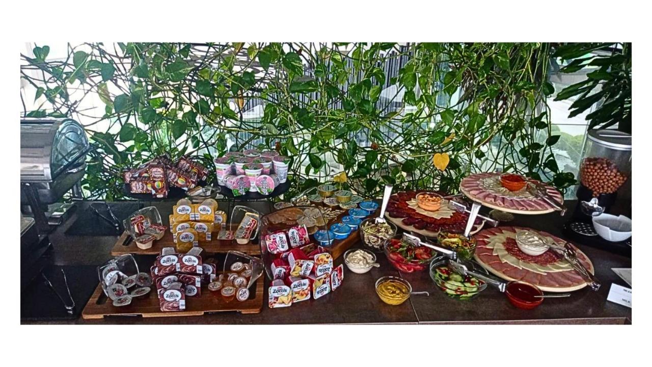 Hotel Crystal Light Nis Luaran gambar