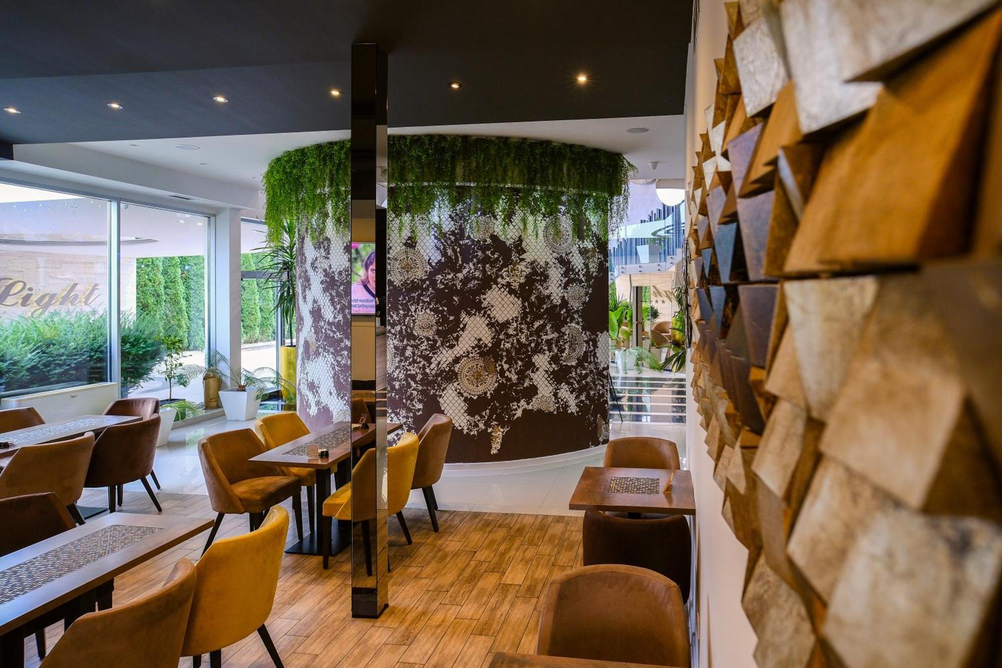 Hotel Crystal Light Nis Luaran gambar