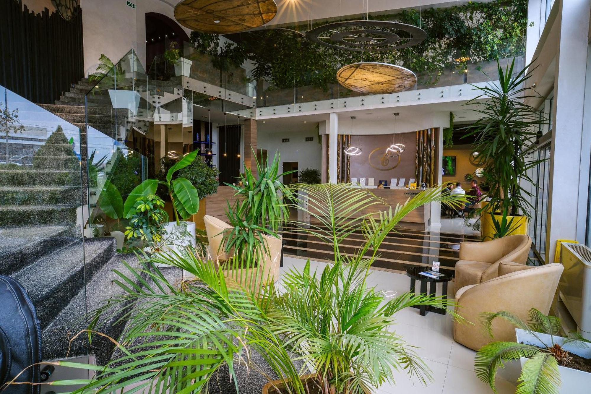 Hotel Crystal Light Nis Luaran gambar