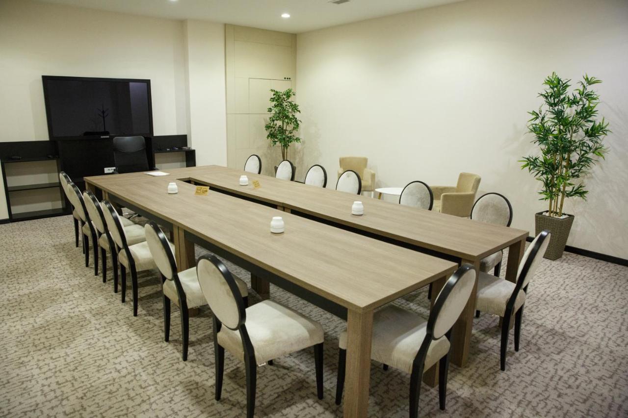 Hotel Crystal Light Nis Luaran gambar